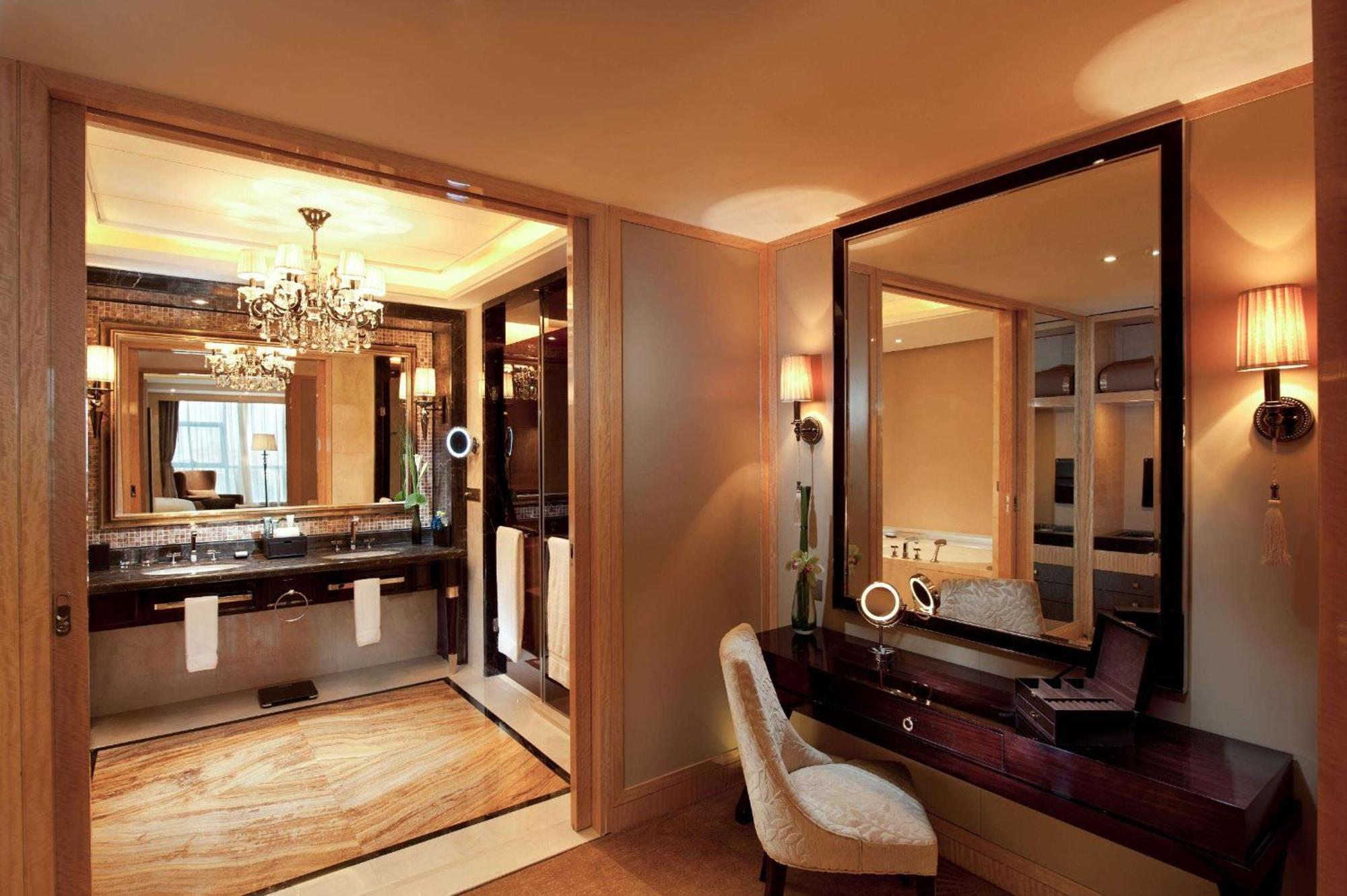 Hilton Nanjing Hotel Nanjing  Exterior photo